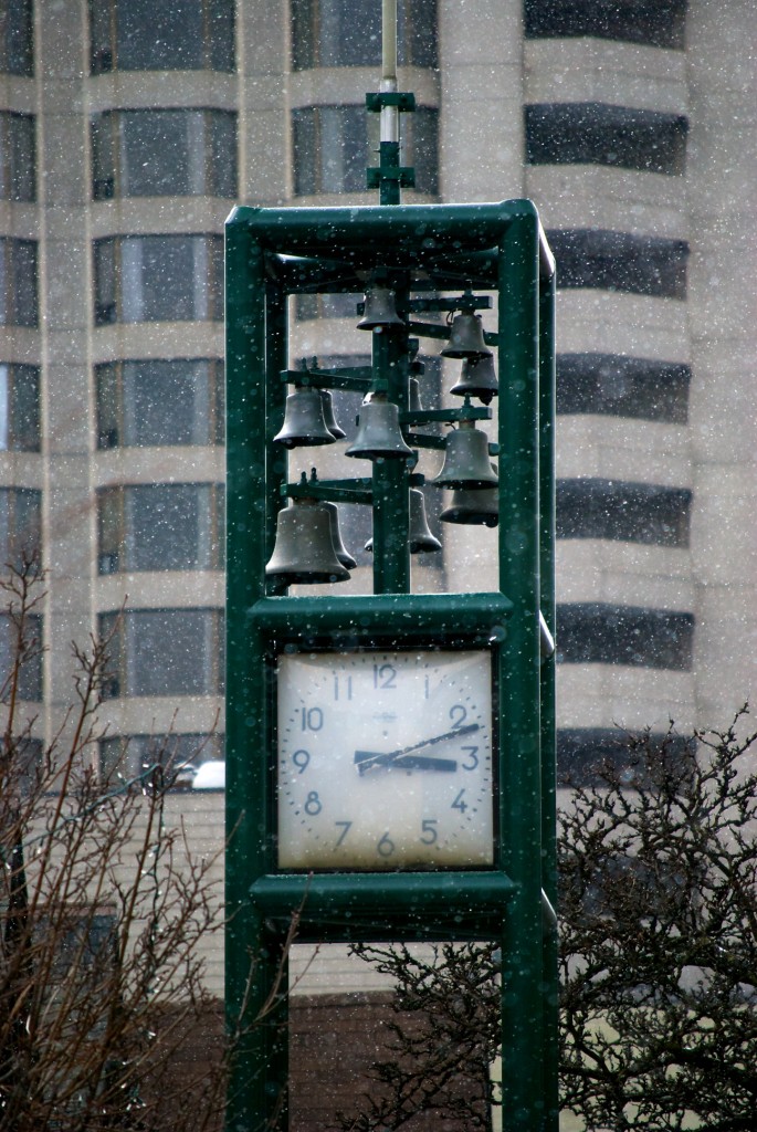 Clock on Yorkville Avenue, Toronto 2011-02-26