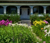 Close up of Ashbridge Estate on Queen Street East, Toronto 2011-07-19