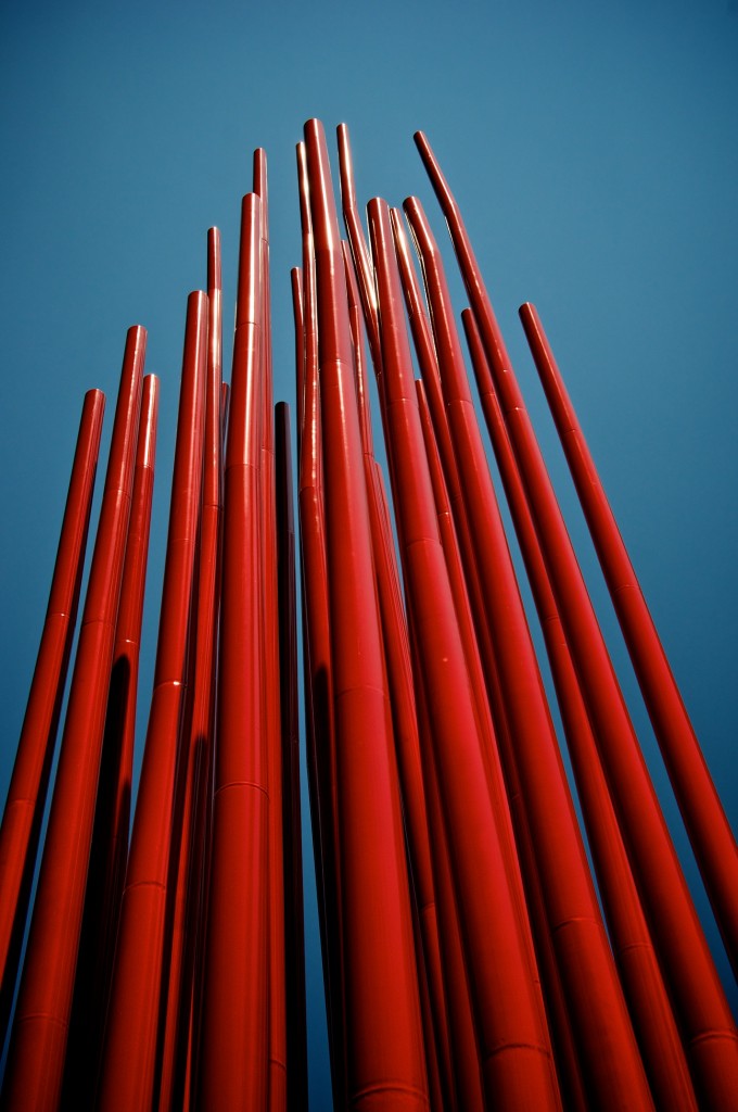 Sculpture by Shayne Dark on Jarvis Street, Toronto 2011-07-19