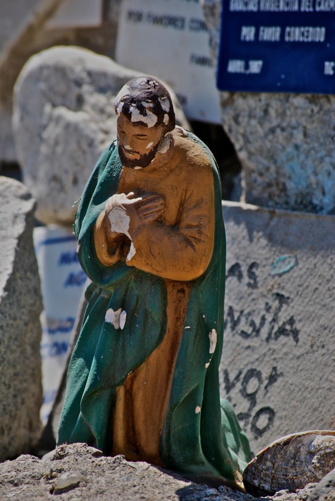 Figurine at a roadside shrine in Concón, Chile 2010-12-20