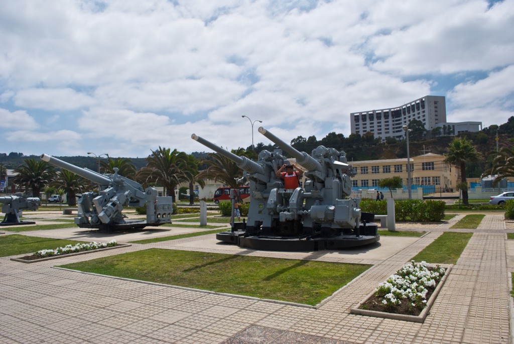 Canons by the beach in Viña del Mar, Chile 2012-01-07