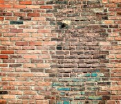 Brick wall on rue Clark, Montréal 2012-02-19