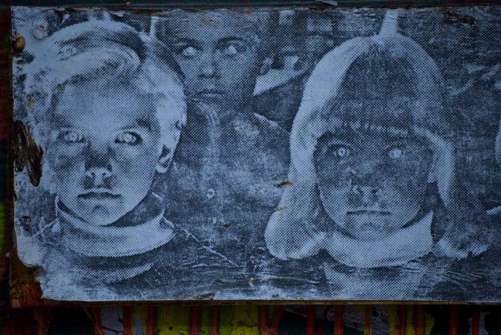 Kid faces on boulevard Saint-Laurent, Montréal 2012-02-19