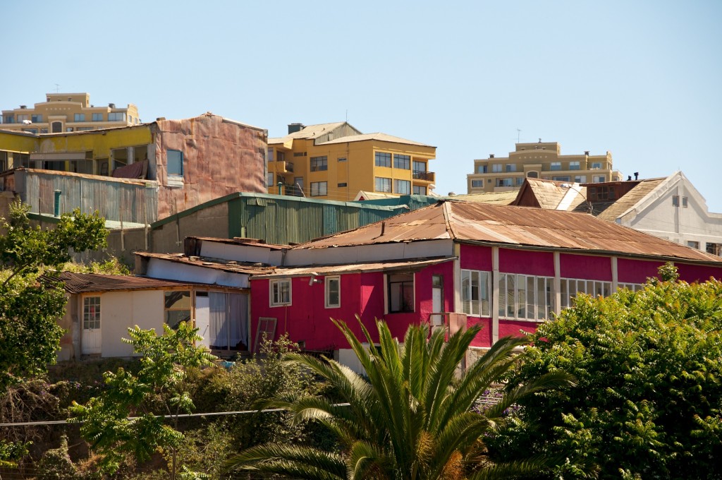 Red house on a hillside in Viña del Mar, Chile 2010-12-19