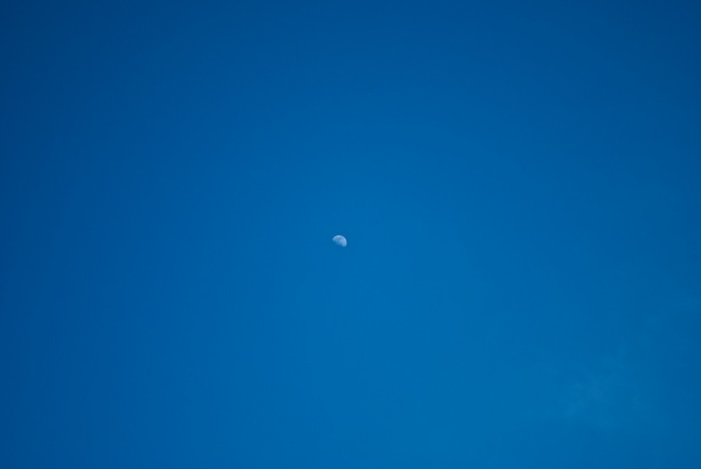 Moon over Toronto sky 2011-03-14