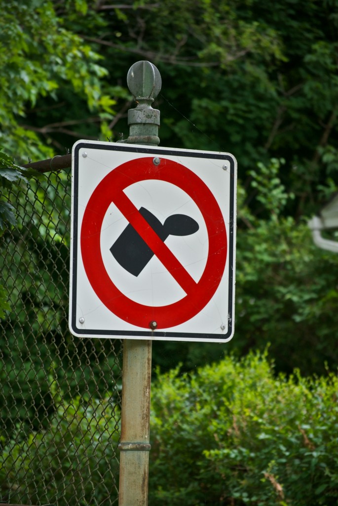 Sign on Stream Avenue, Dorval 2012-07-19
