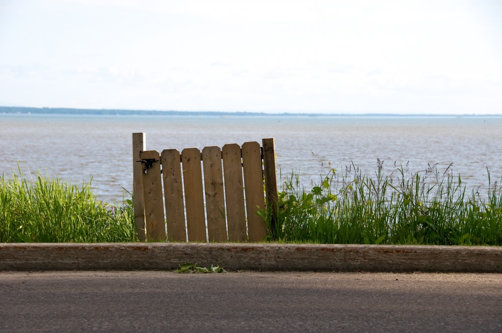 A gate protecting Lake Saint-Louis, Dorval 2012-06-05