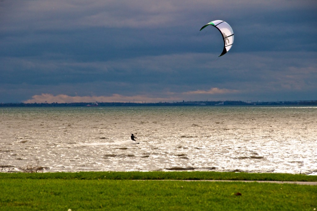 Kite-surfing in Baie de Valois, Dorval 2012-10-15