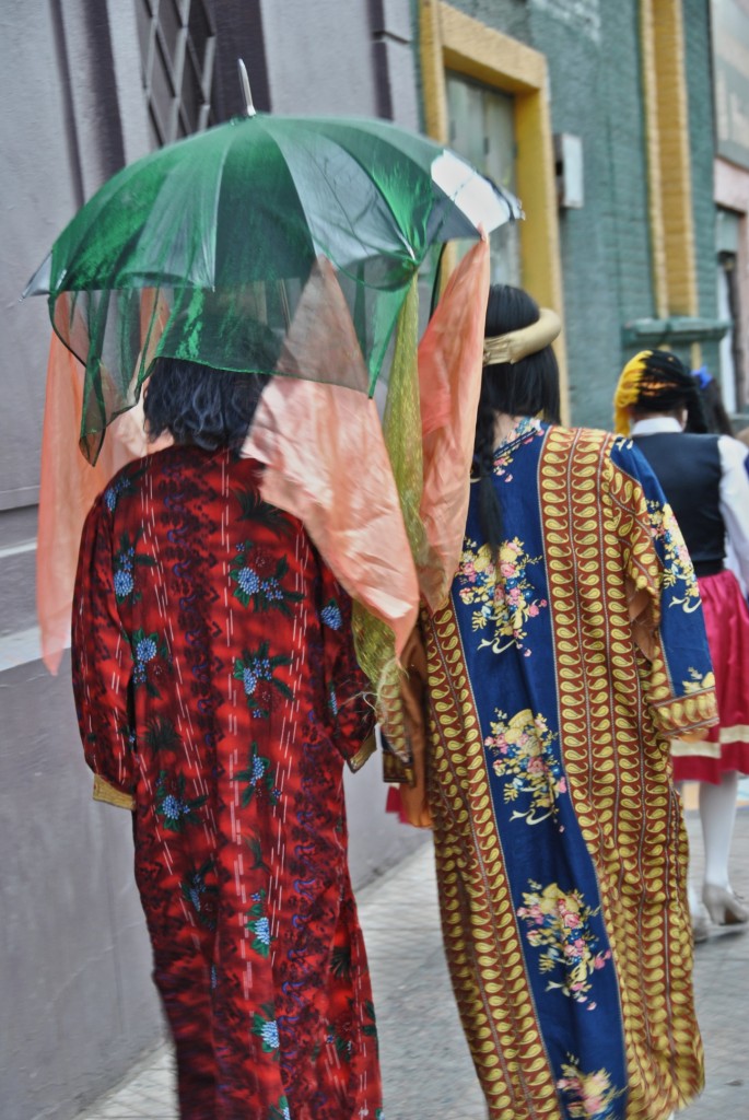Umbrella man [Santiago, Chile 2012-12-01]