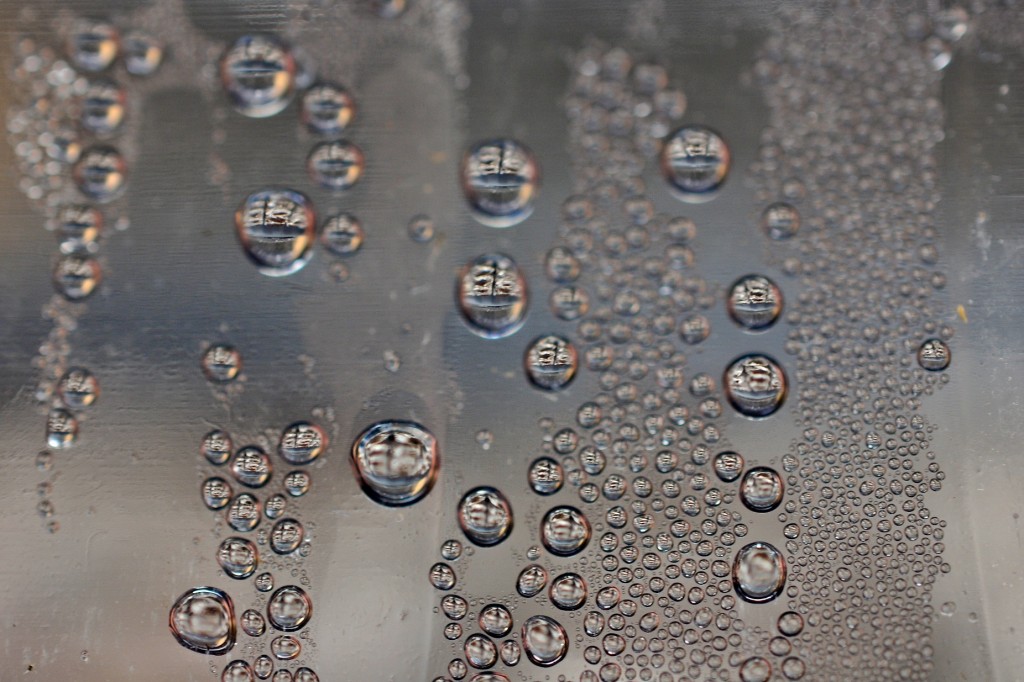 Condensation from reviving humidity [Dorval 2013-03-26]
